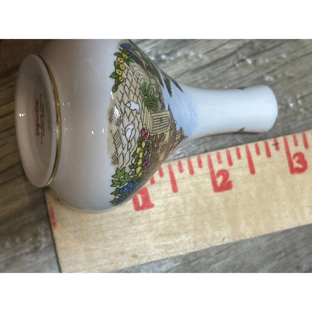 Spode Bud Vase Bone China Made in England #35 White Garden Scene Gold Trim